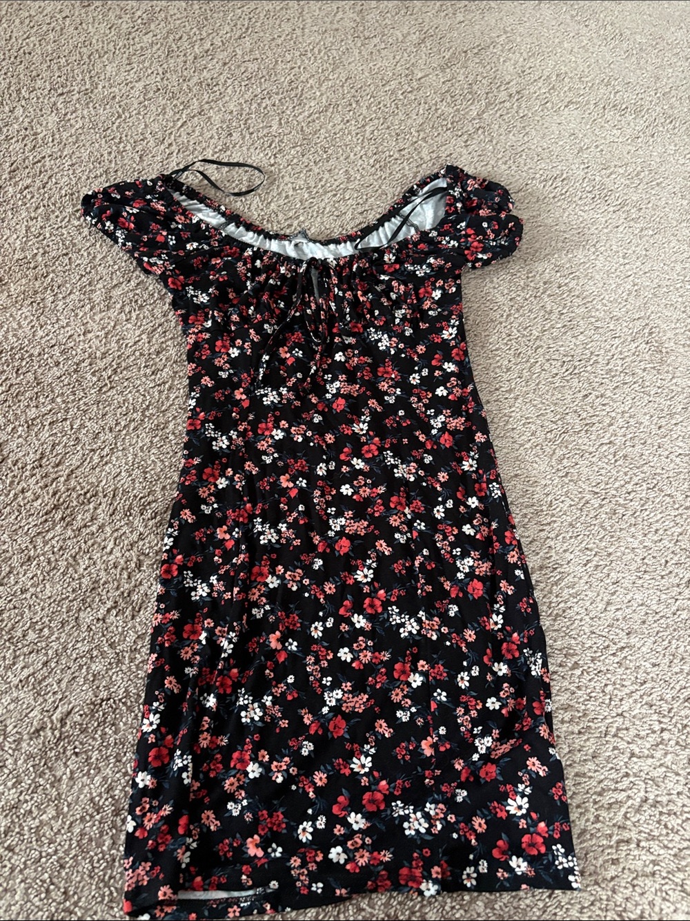 black floral fitted mini dress (small hole on back of neck where tag was)